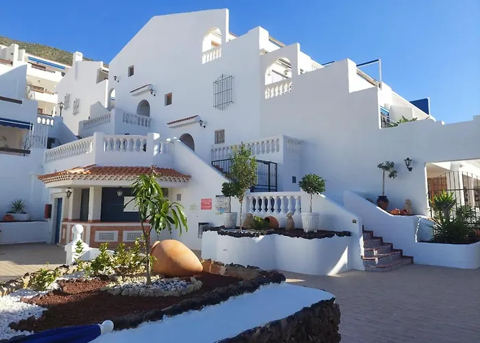 Pool & View Christianos